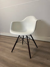 Afbeelding in Gallery-weergave laden, VITRA EAMES DAW