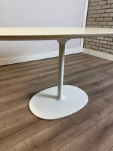 Afbeelding in Gallery-weergave laden, Arper dizzie Eettafel