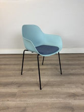 Afbeelding in Gallery-weergave laden, Pola Round Crassevig Chair