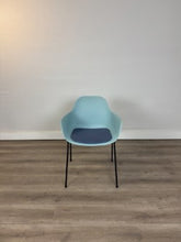 Afbeelding in Gallery-weergave laden, Pola Round Crassevig Chair