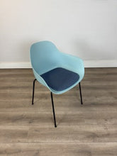 Afbeelding in Gallery-weergave laden, Pola Round Crassevig Chair