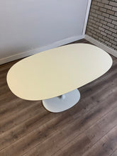 Afbeelding in Gallery-weergave laden, Arper dizzie Eettafel