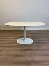 Afbeelding in Gallery-weergave laden, Arper dizzie Eettafel