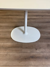 Afbeelding in Gallery-weergave laden, Arper dizzie Eettafel