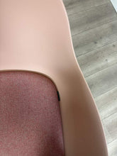 Afbeelding in Gallery-weergave laden, Pola Round Crassevig Chair