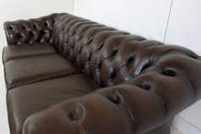 Afbeelding in Gallery-weergave laden, Chesterfield driezits bruin