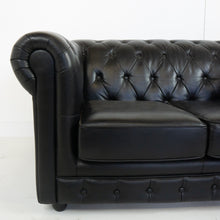Afbeelding in Gallery-weergave laden, Vintage Chesterfield bank zwart
