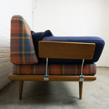 Afbeelding in Gallery-weergave laden, Minerva Daybed