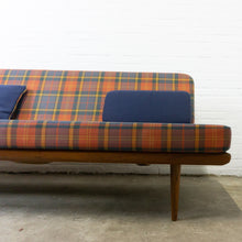 Afbeelding in Gallery-weergave laden, Minerva Daybed