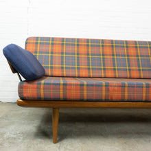 Afbeelding in Gallery-weergave laden, Minerva Daybed