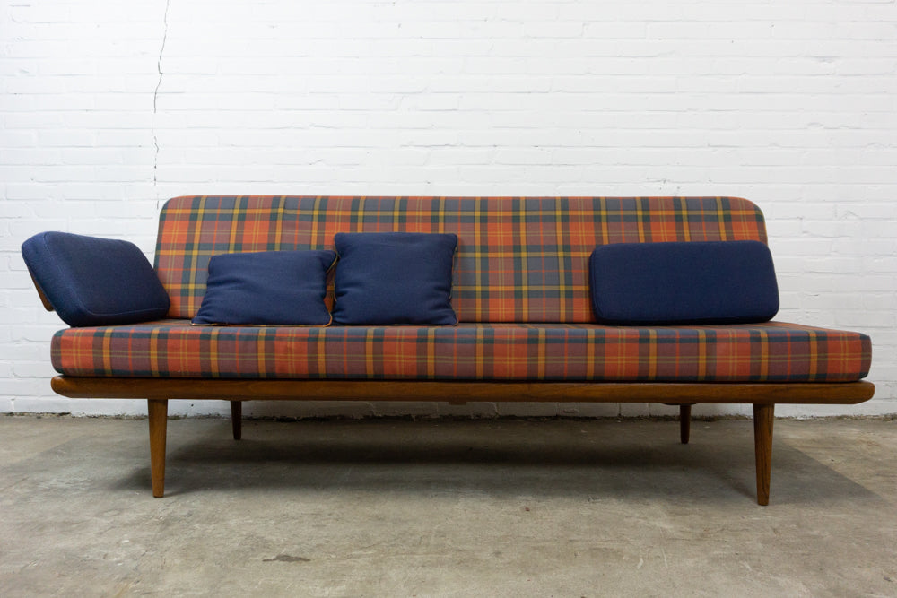 Minerva Daybed