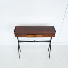 Afbeelding in Gallery-weergave laden, Side table van Rozen hout