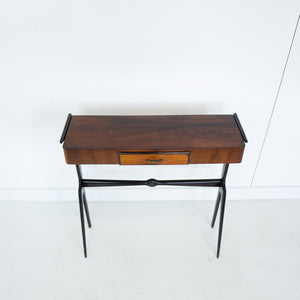 Side table van Rozen hout