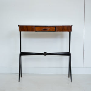 Side table van Rozen hout