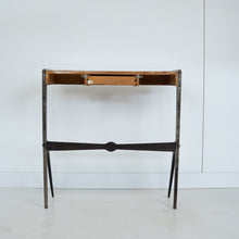 Afbeelding in Gallery-weergave laden, Side table van Rozen hout