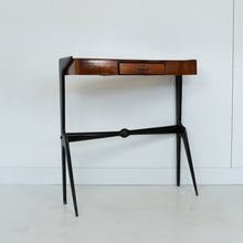 Afbeelding in Gallery-weergave laden, Side table van Rozen hout