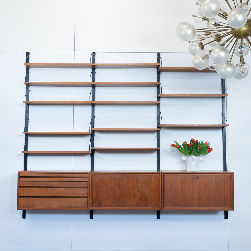 Cado Royal System Wall Unit van Poul Cadovius