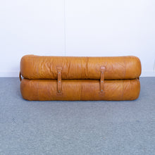 Afbeelding in Gallery-weergave laden, Anfibio sofa bed door Alessandro Becchi voor Giovanetti Collezioni